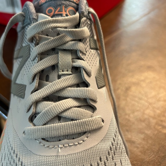 New Balance Women's Gray Running Shoes- New in Box size 8 medium width - Picture 14 of 16